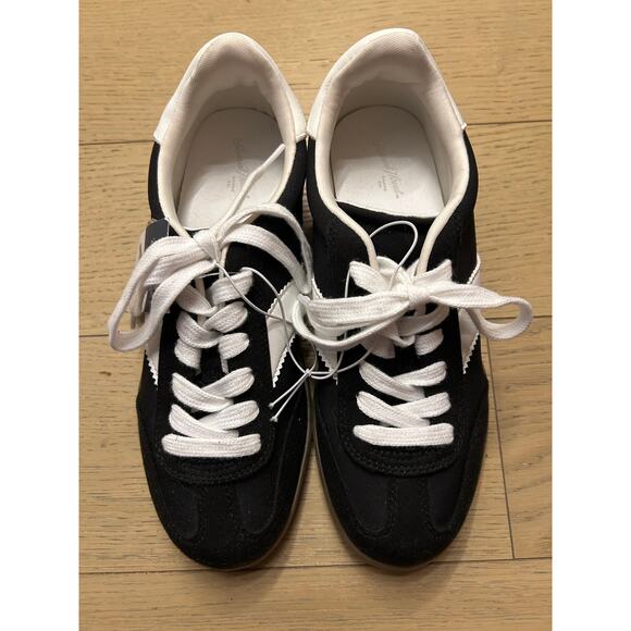 Universal Thread | Spencer Sneaker | Memory Foam Insert | Size 6.5 - Picture 3 of 7